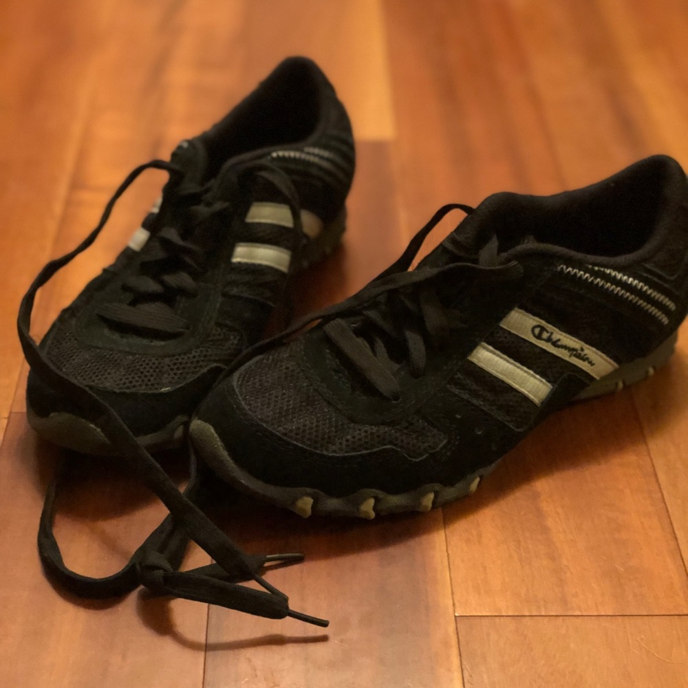 Women’s Champion Athletic Shoe, Size 5